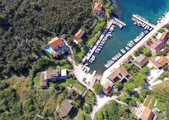 Nikolina Вилла *